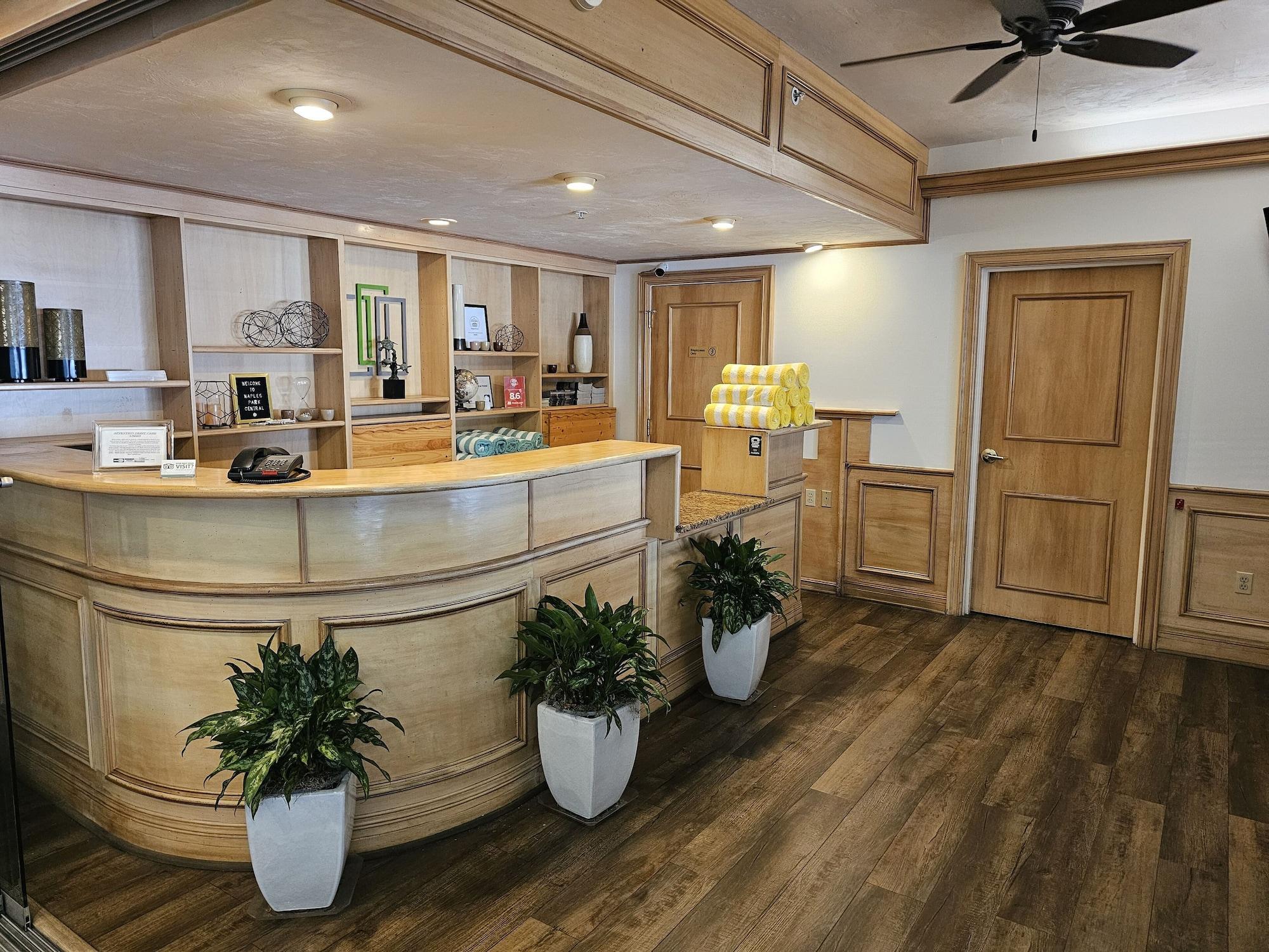 Vista Lobby Naples Park Central Hotel