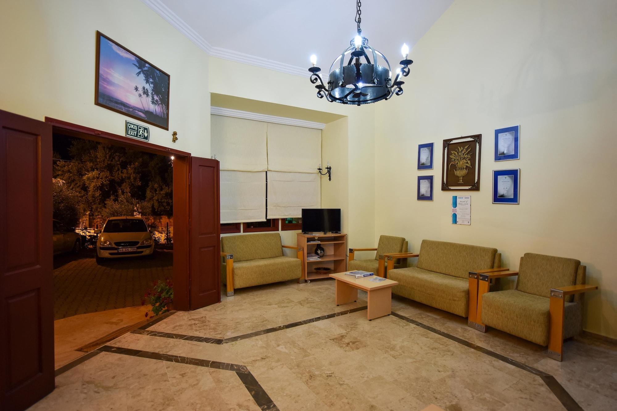 Vista Lobby Belcehan Beach Hotel