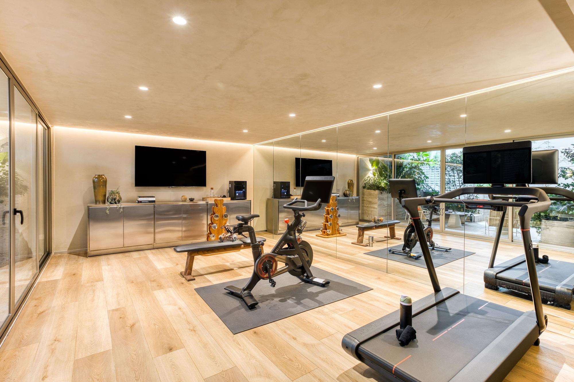 Gimnasio Collections by ULIV Darío