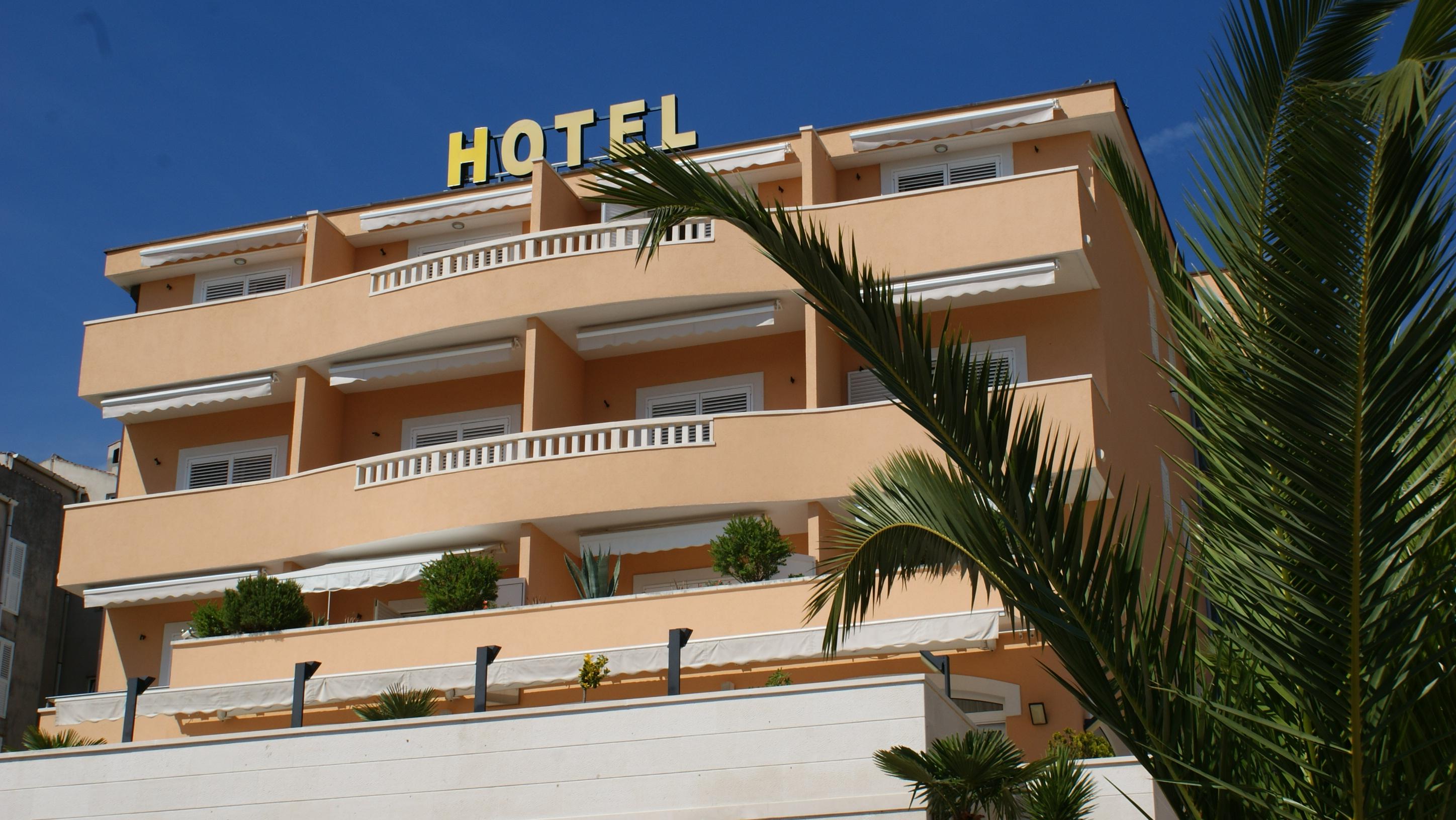 Vista Exterior Hotel Rosina