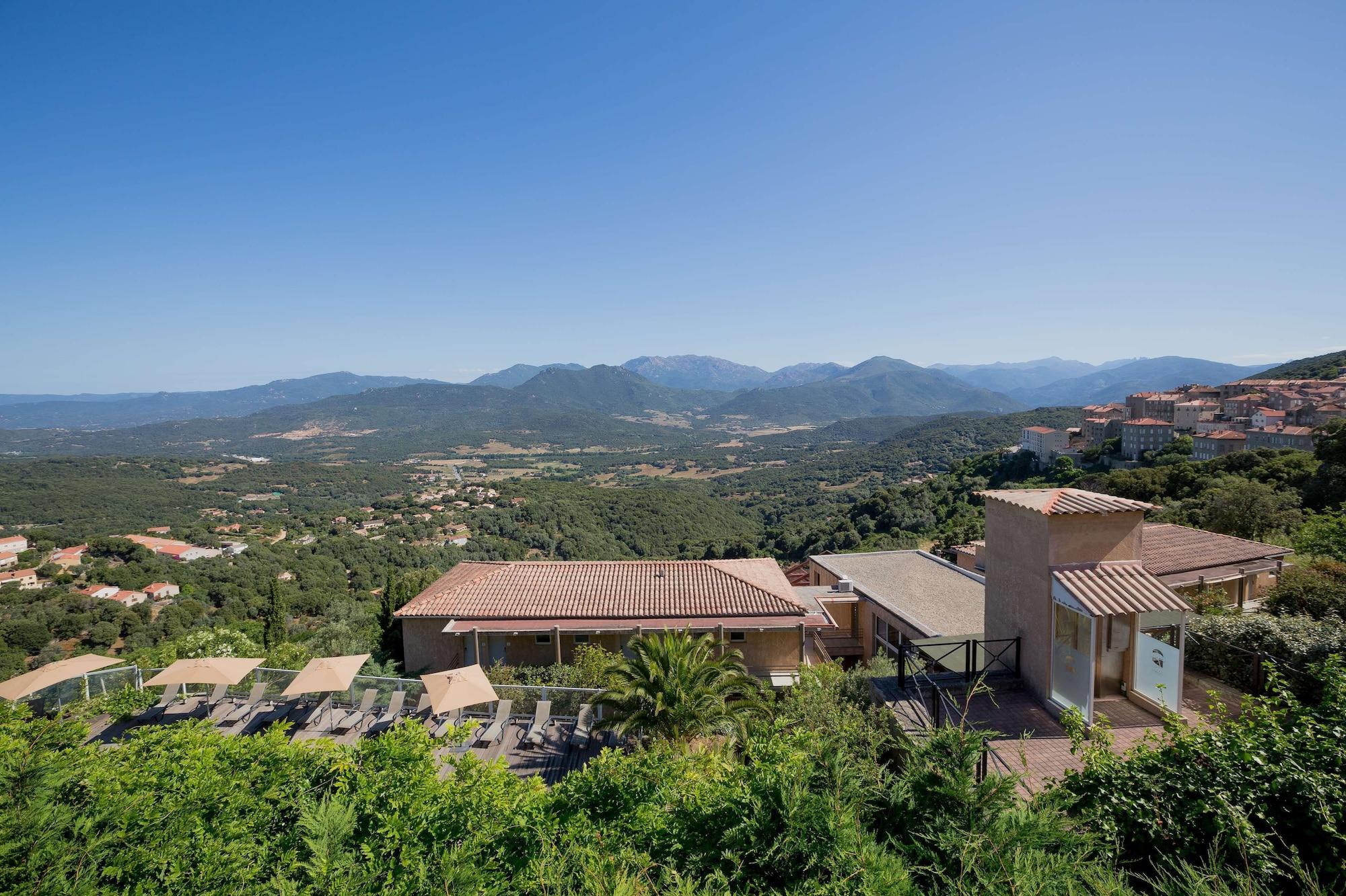 Vista Exterior Best Western Plus Hotel San Damianu