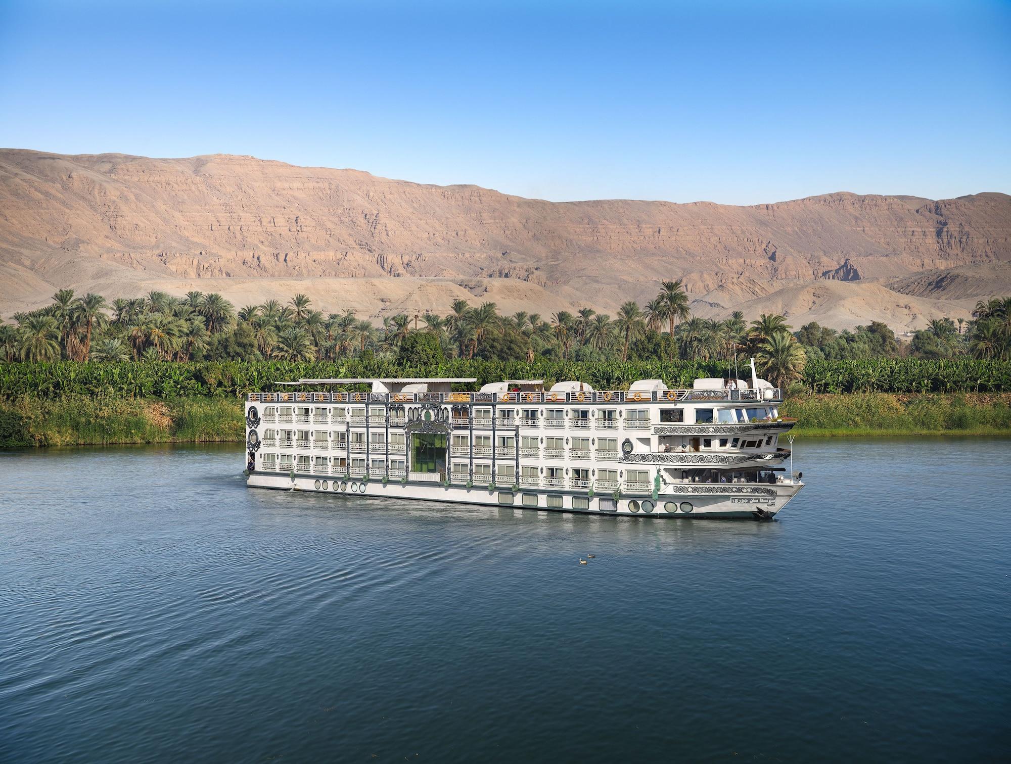 Vista Exterior MS Sonesta St George Nile Cruise - Aswan Luxor 3 Nights Friday