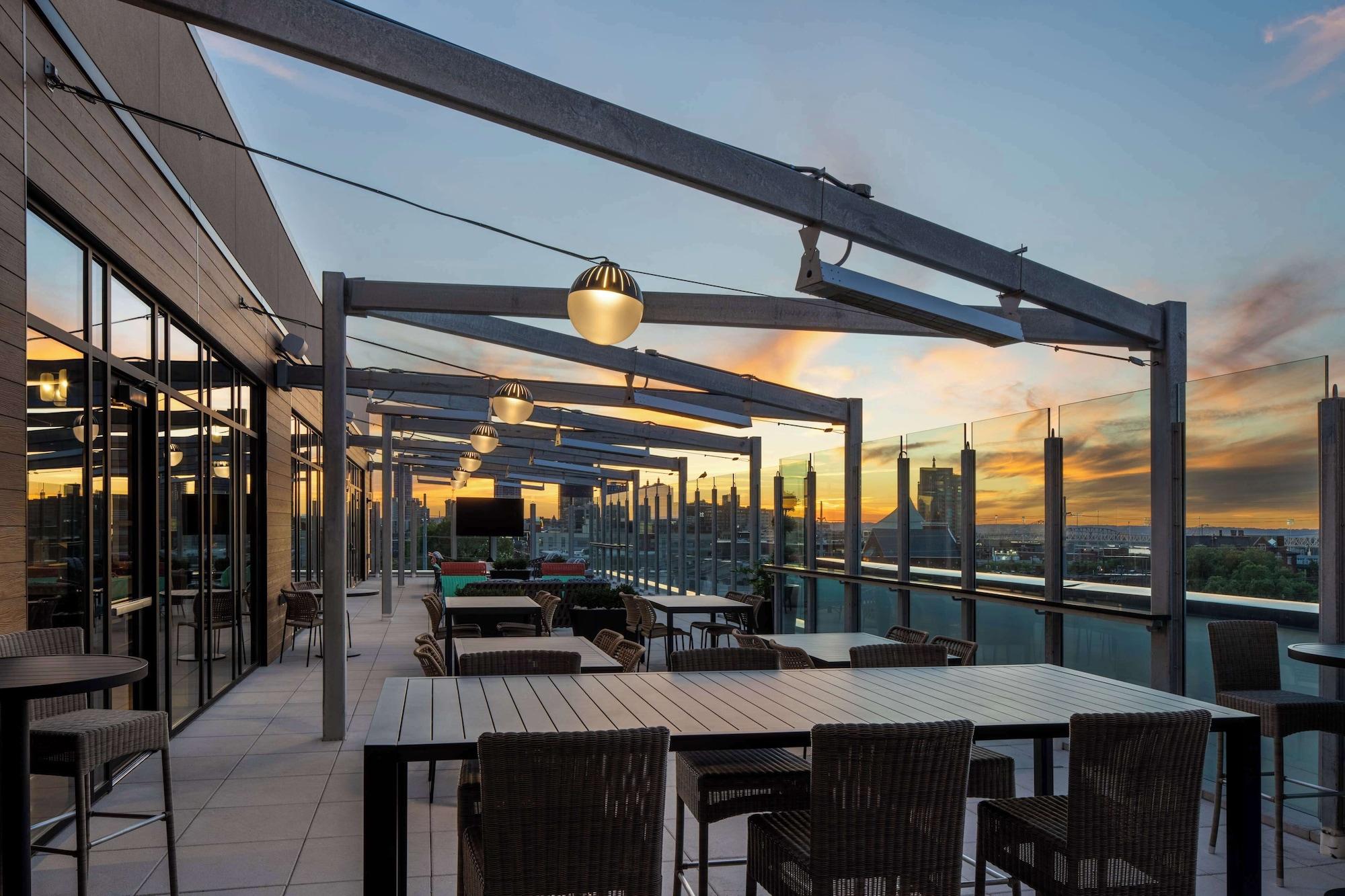 Restaurant Tempo By Hilton Louisville Downtown Nulu