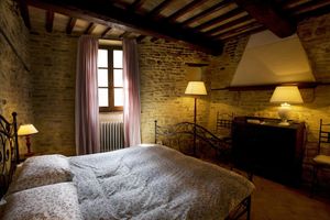 Alquiler Vacacional - Melanzio holiday apartment with garden and swimming pool