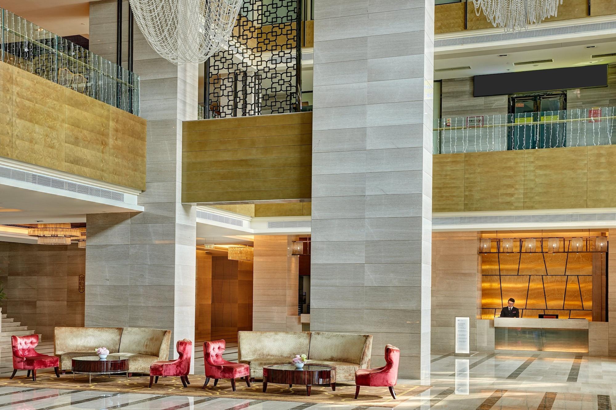 Vista Lobby Crowne Plaza Shenzhen Longgang City Centre by IHG