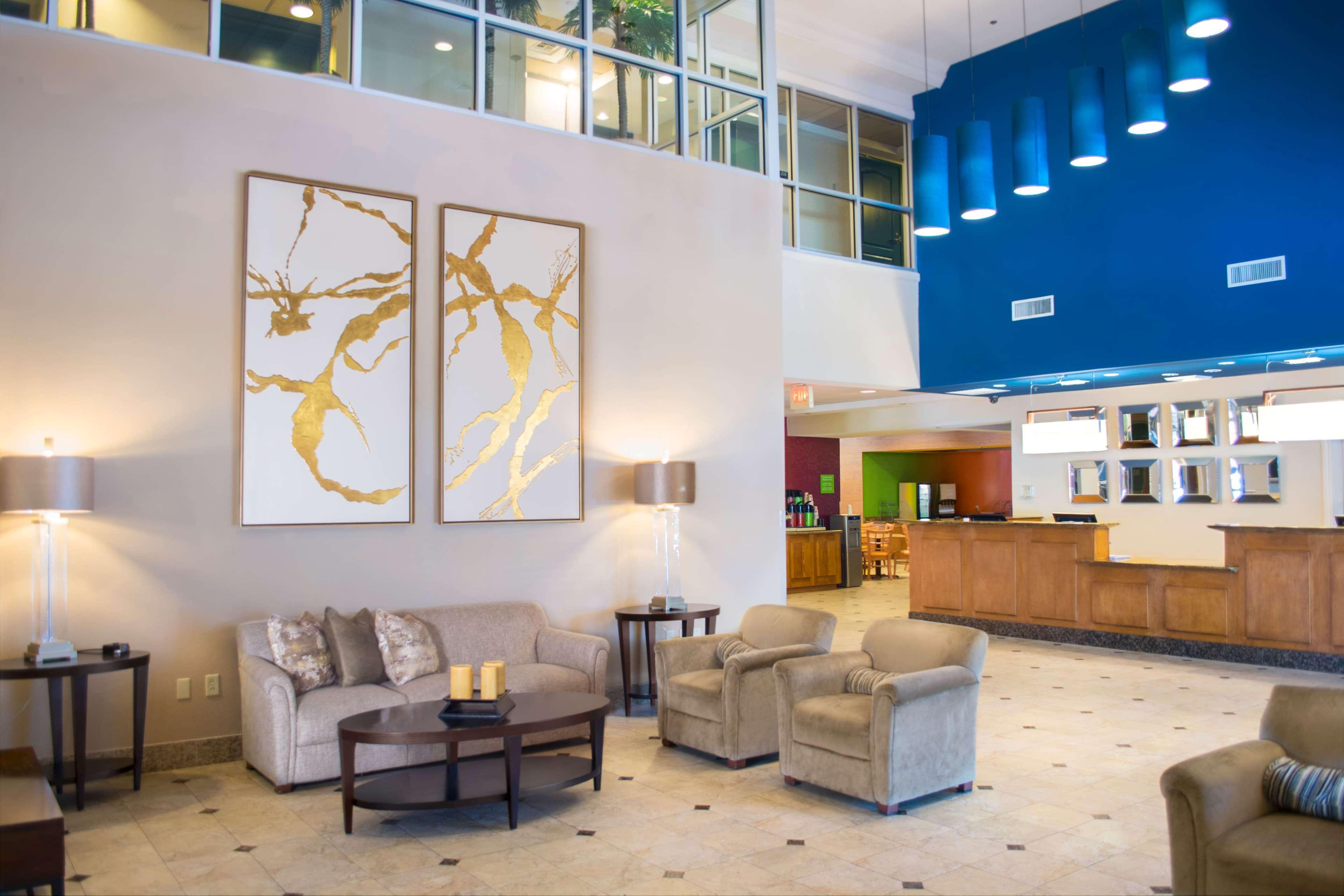 Vista Lobby Wyndham Garden McAllen at La Plaza Mall