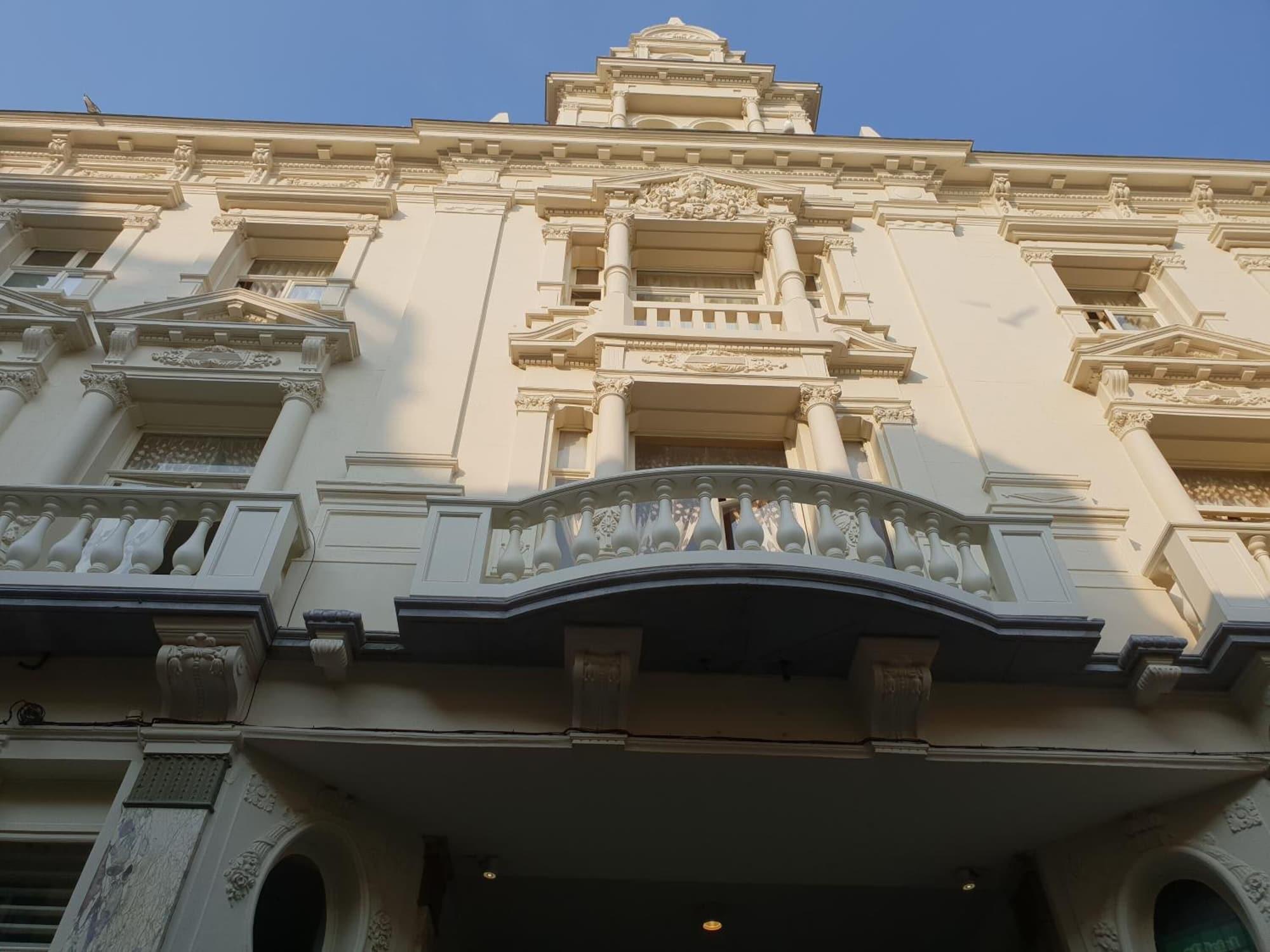 Vista Exterior Hotel Albert 2