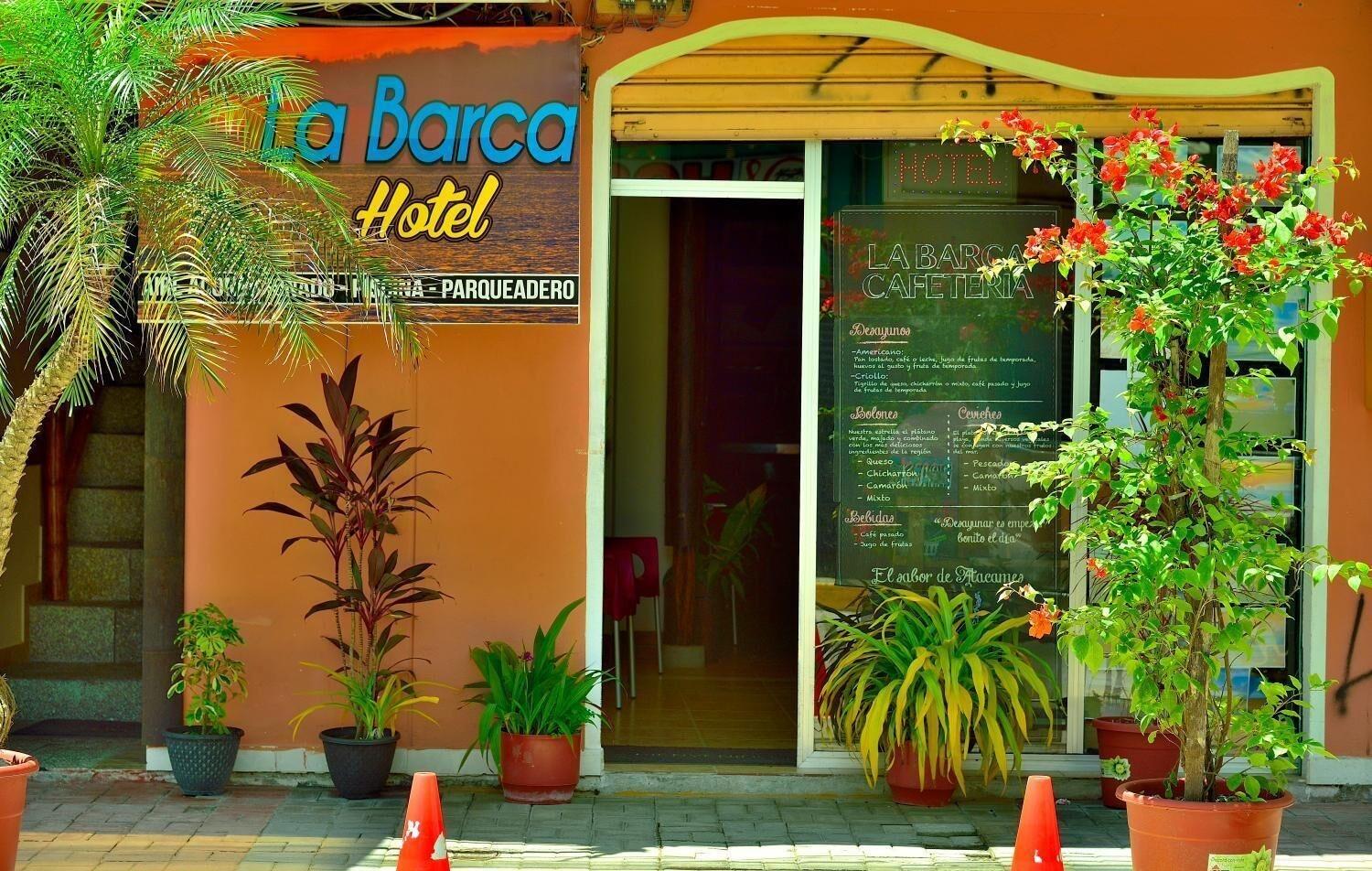 Vista Exterior Hotel La Barca