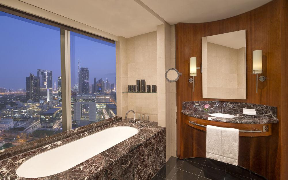Comodidades do quarto Jumeirah Emirates Towers