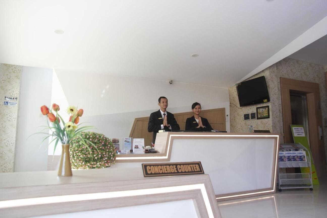 Vista Lobby Hotel New Merdeka Pati