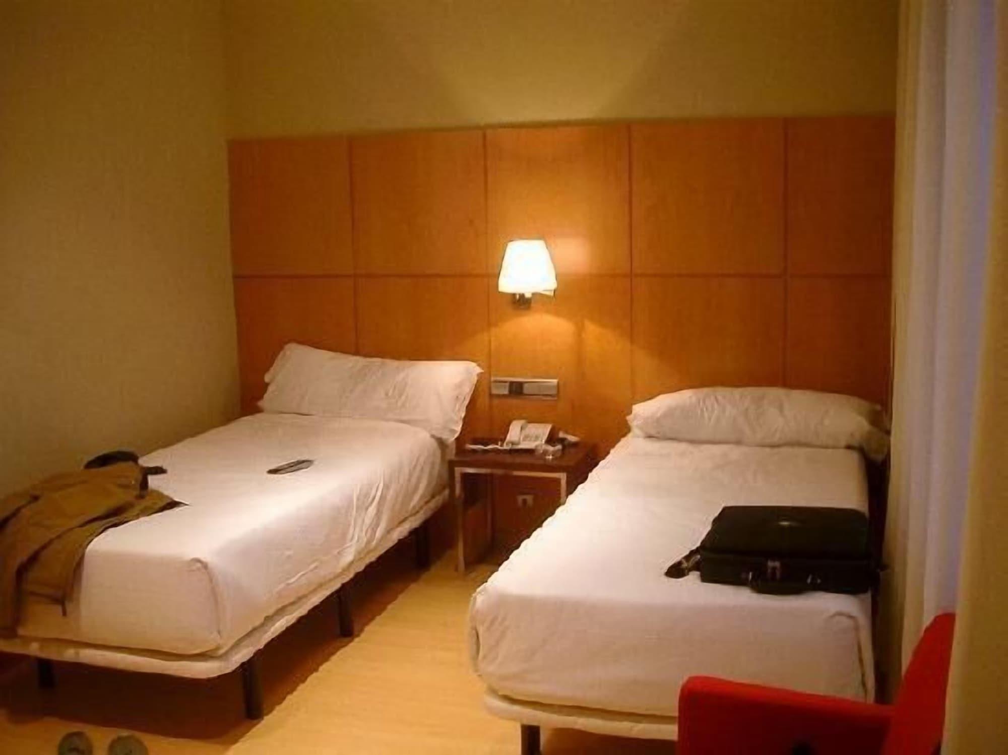 Varios Hotel Feria