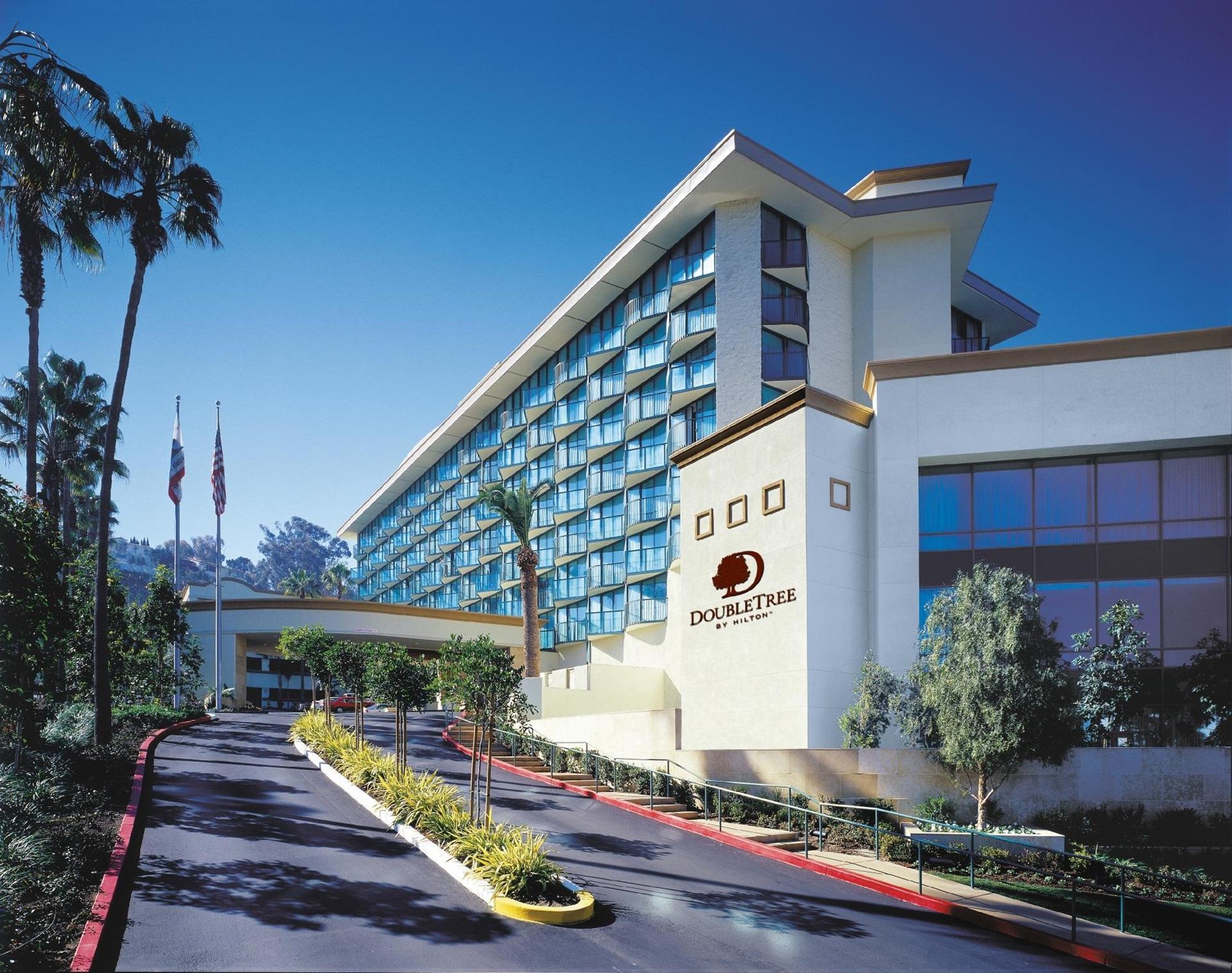 Vista Exterior DoubleTree by Hilton San Diego - Hotel Circle