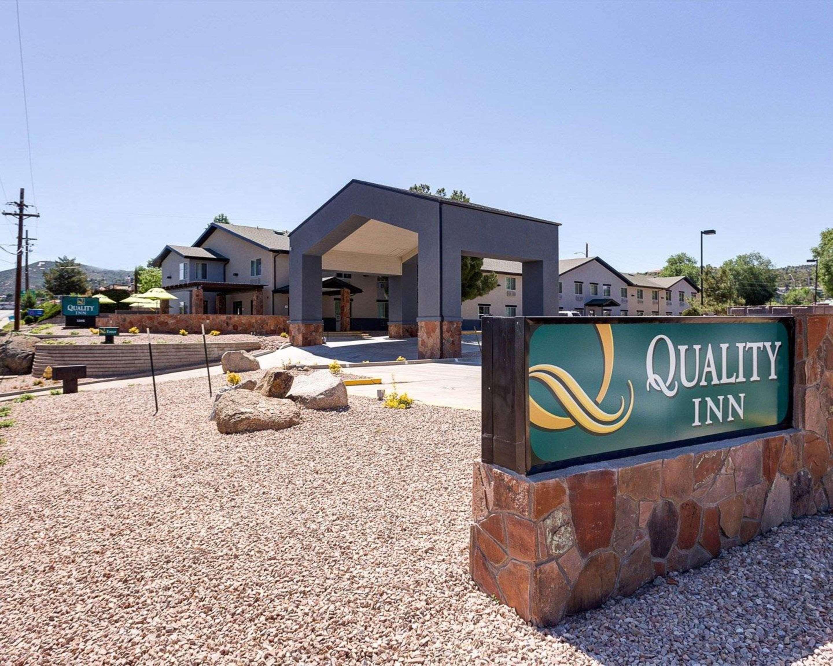Vista Exterior Quality Inn Prescott