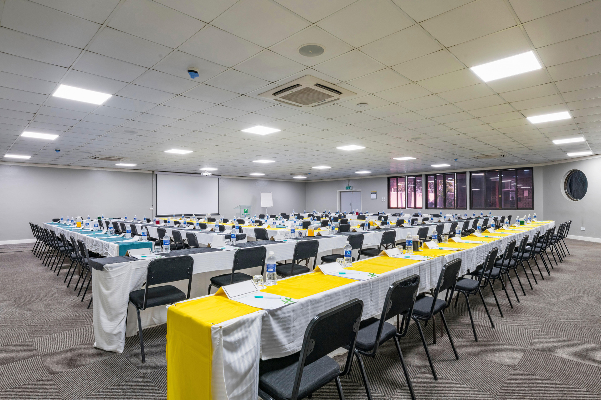 Centro de Negocios Holiday Inn Mutare