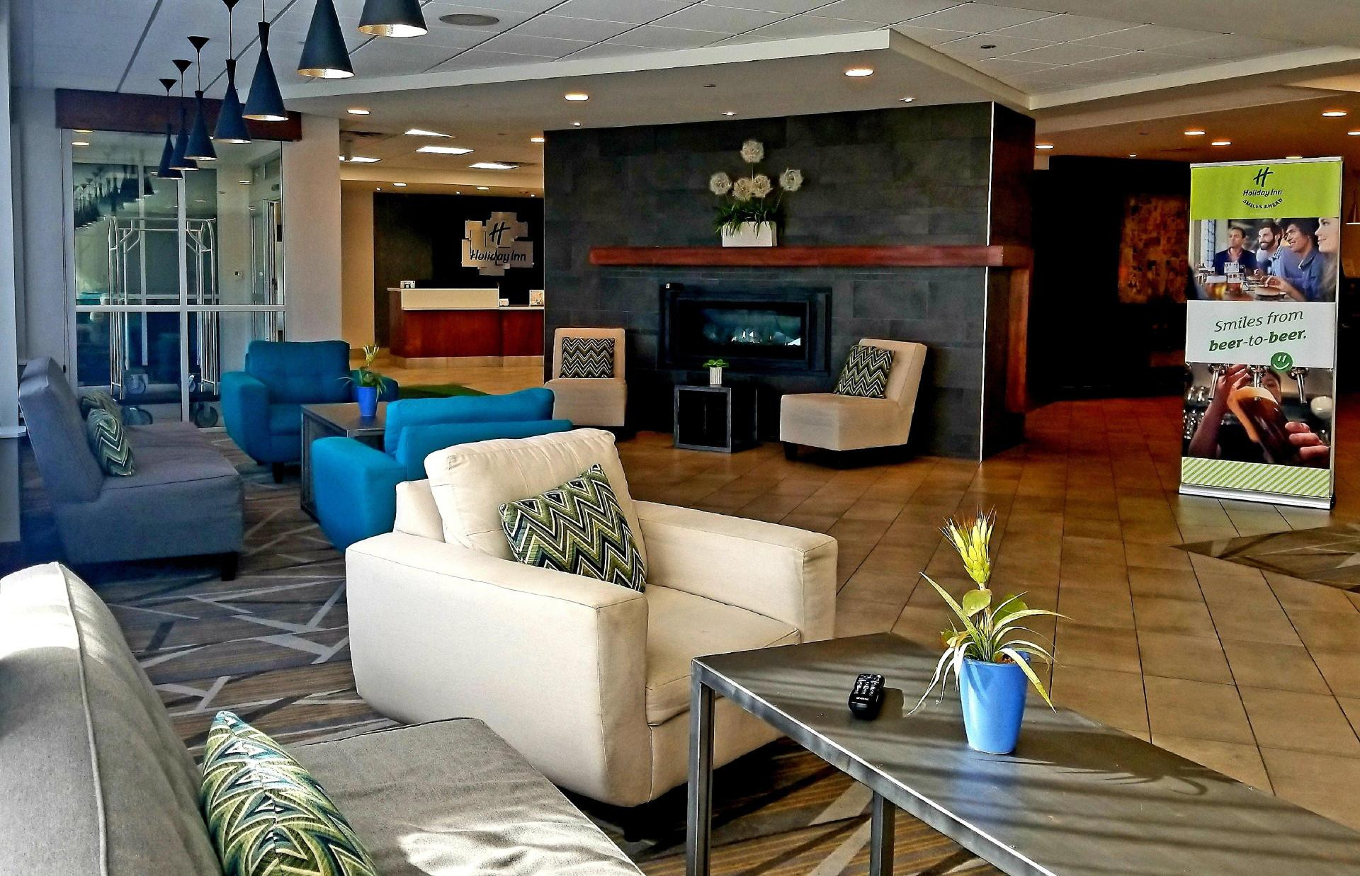 Vista Lobby DoubleTree by Hilton Omaha Southwest