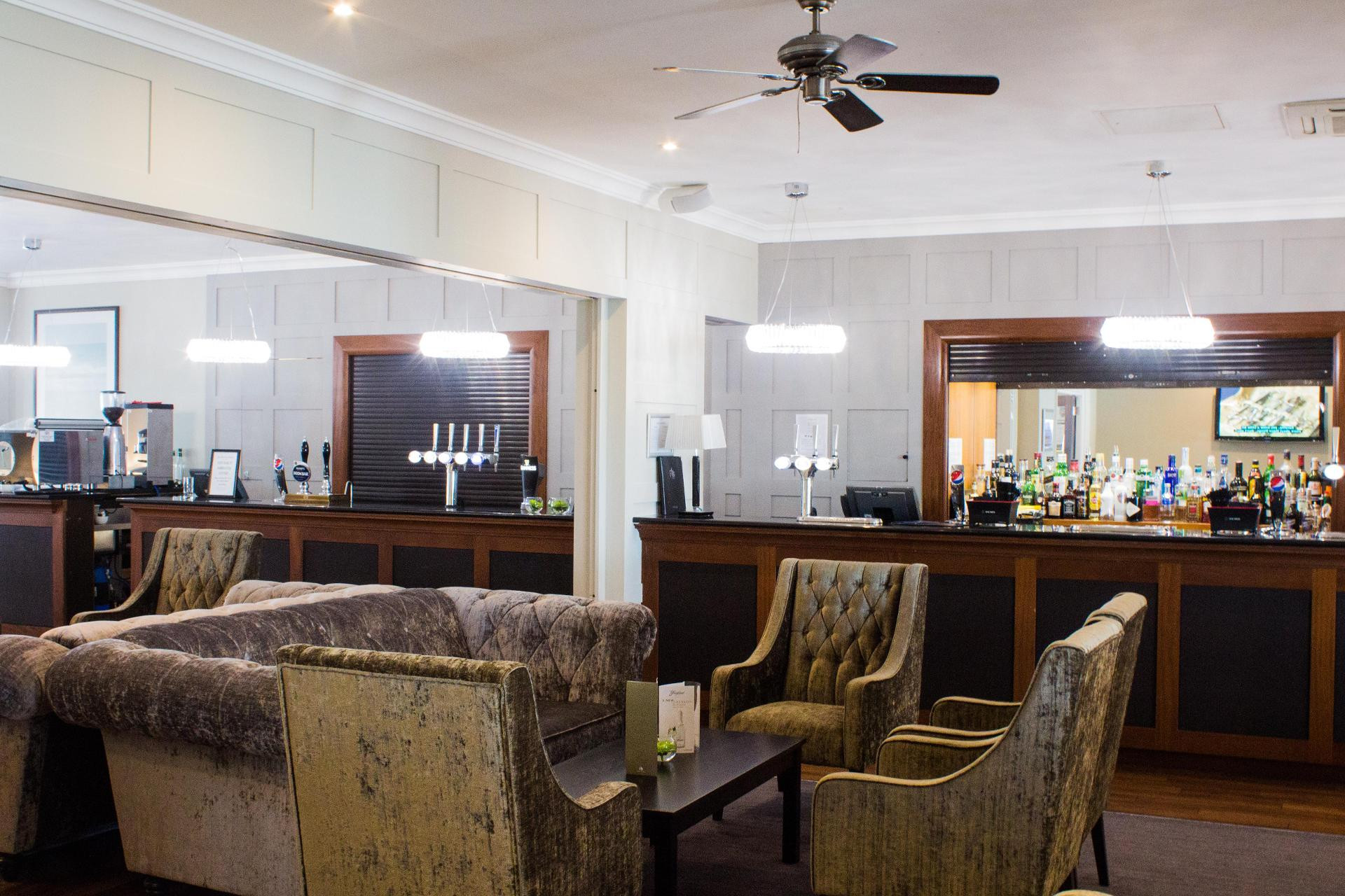 Bar/Salón Sandbanks Hotel