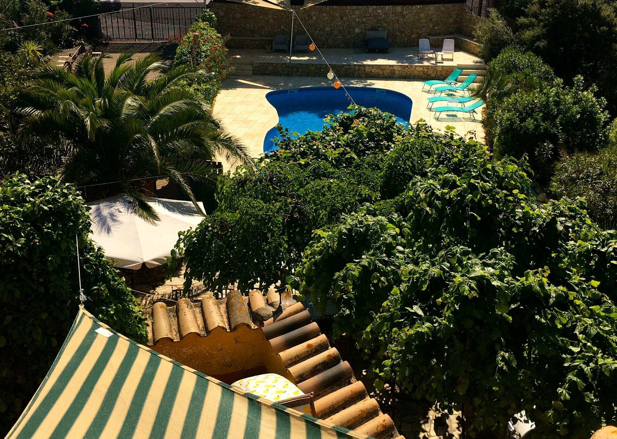Vista Exterior Arianella B&B Penedes