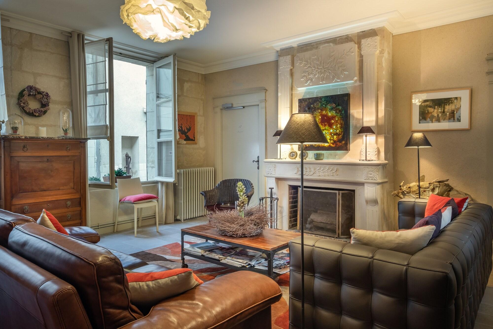 Bar/Salón Hôtel de Biencourt