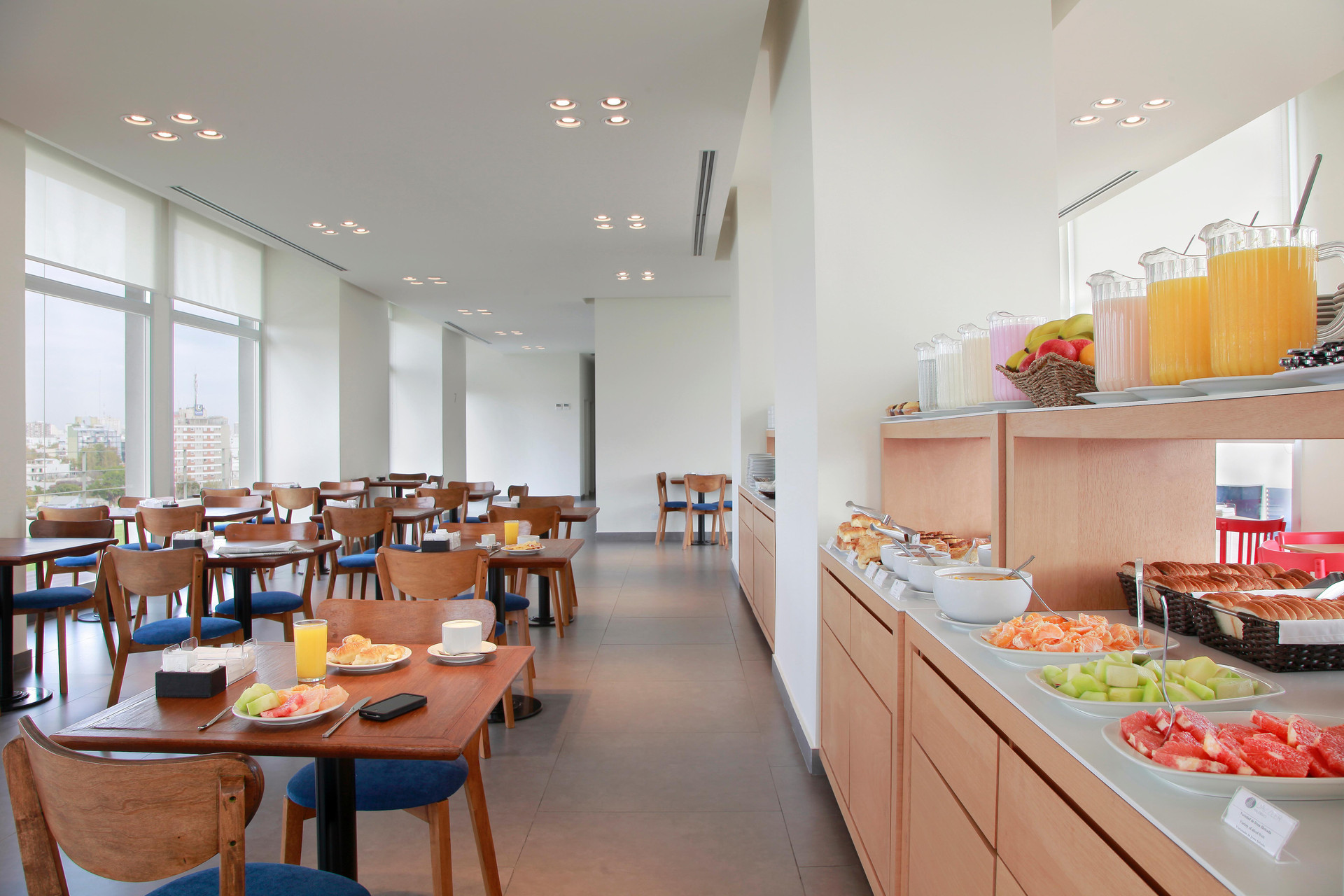 Restaurant Dazzler by Wyndham Palermo