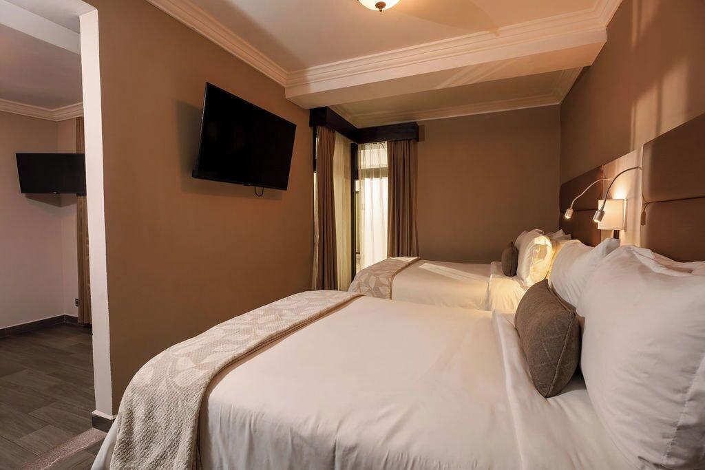 Habitación L Aurora Inn