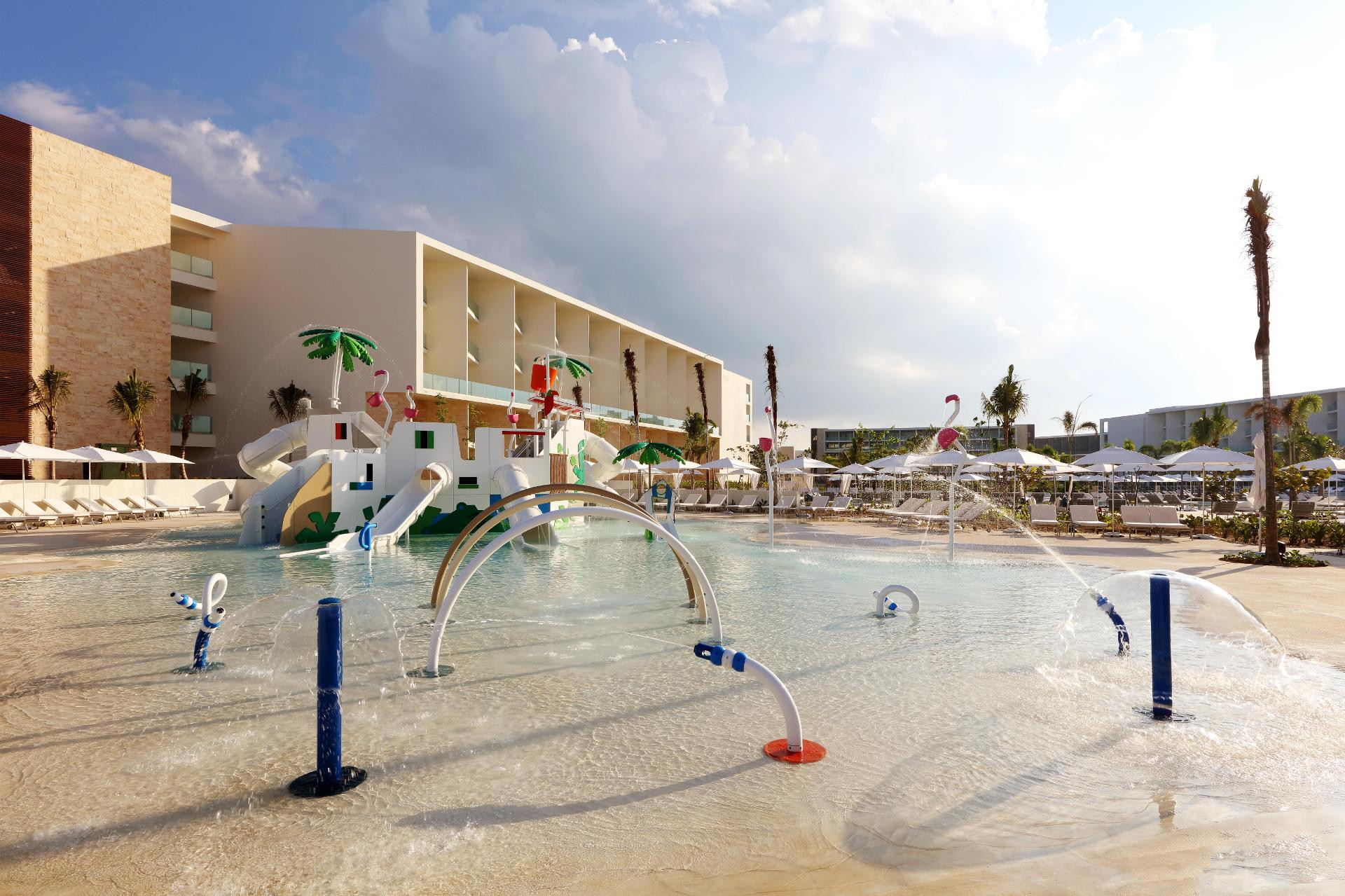 Vista Piscina Family Selection at Grand Palladium Costa Mujeres Resort & Spa - All Inclusive