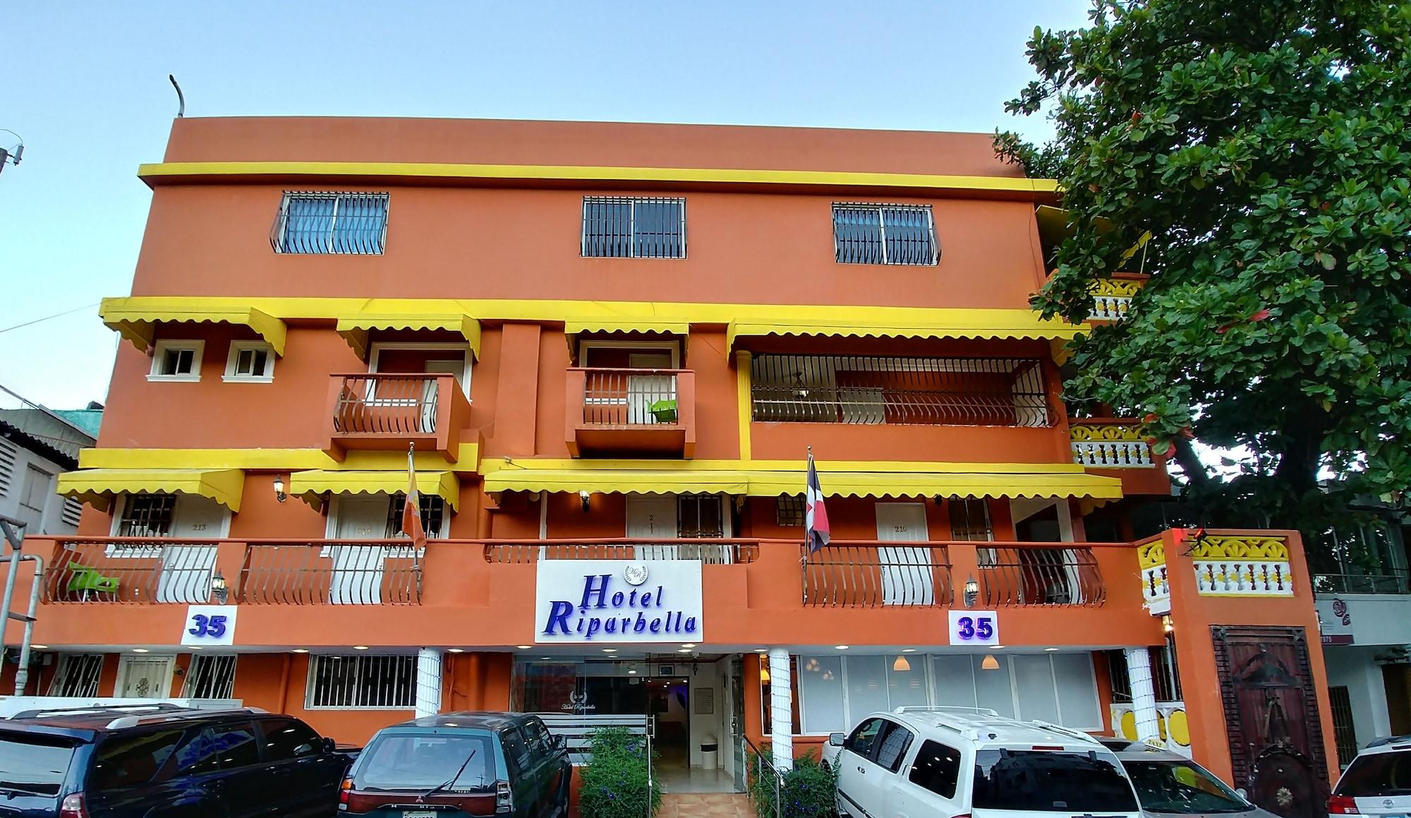 Vista Exterior Hotel Riparbella