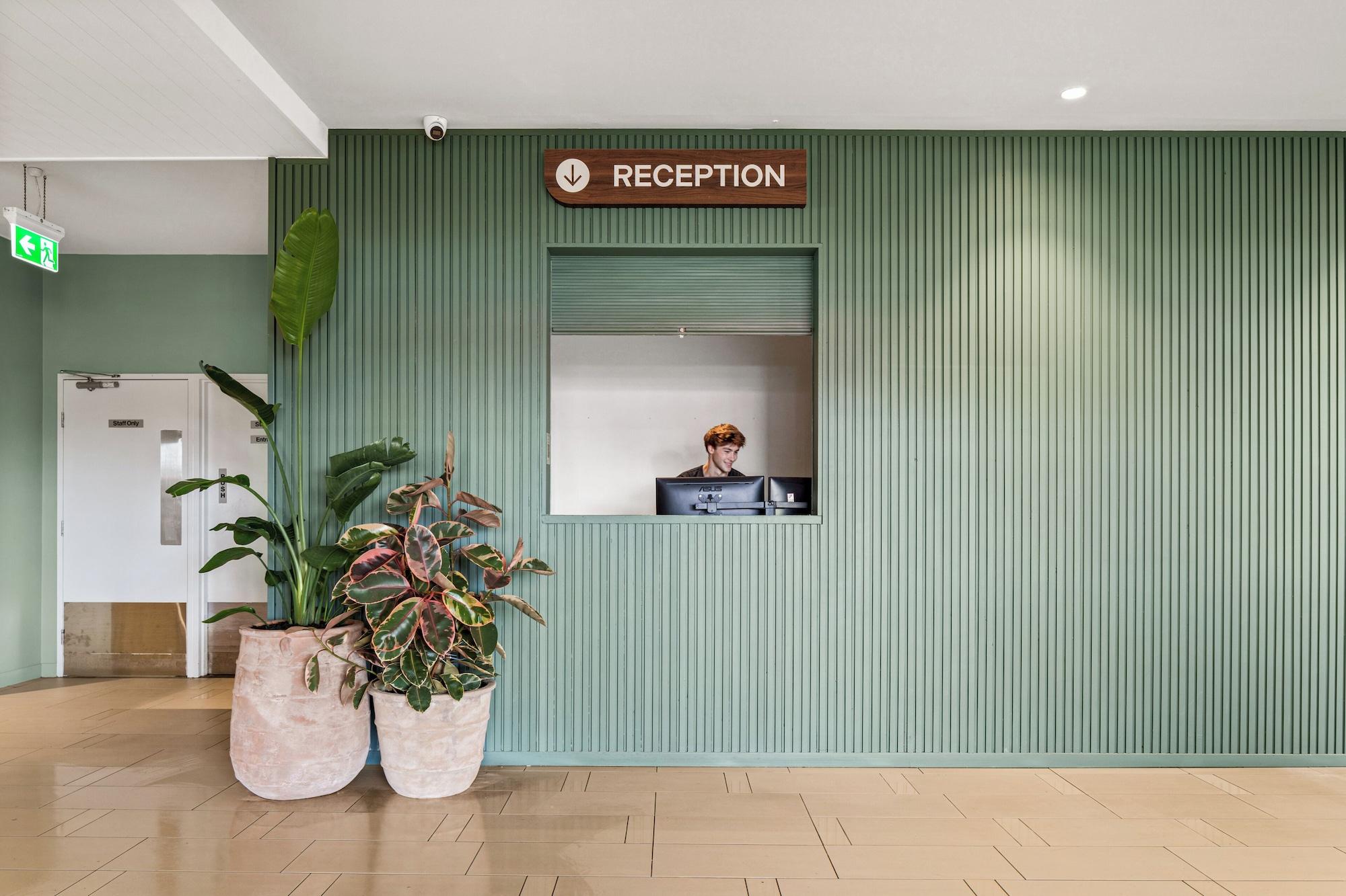 Vista Lobby Everton Park Hotel