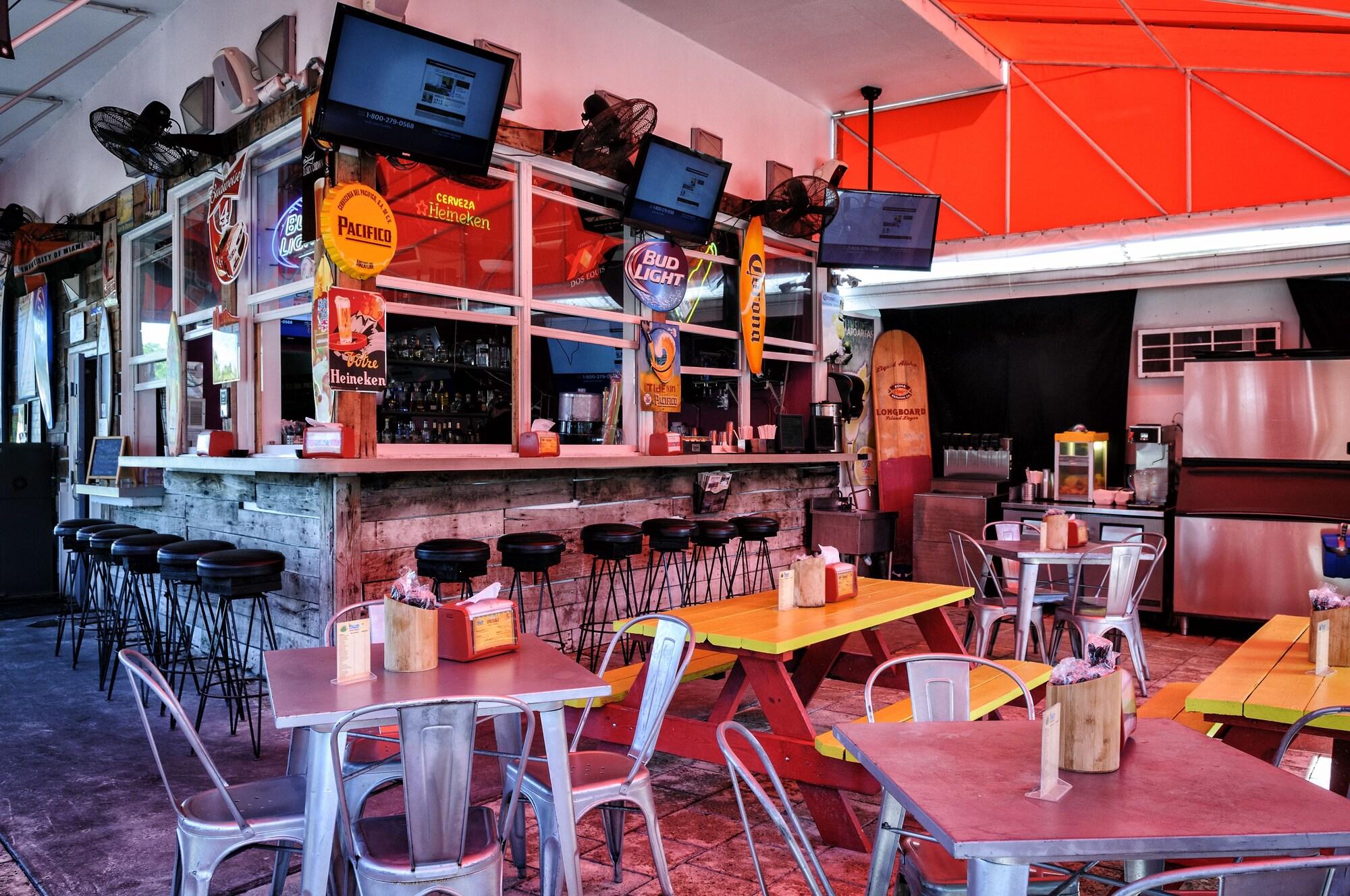Bar/Salón Hollywood Beach Suites