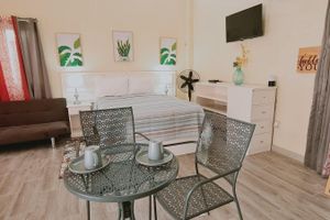 Renta temporal - Jamaican Loft at Sunshine Village