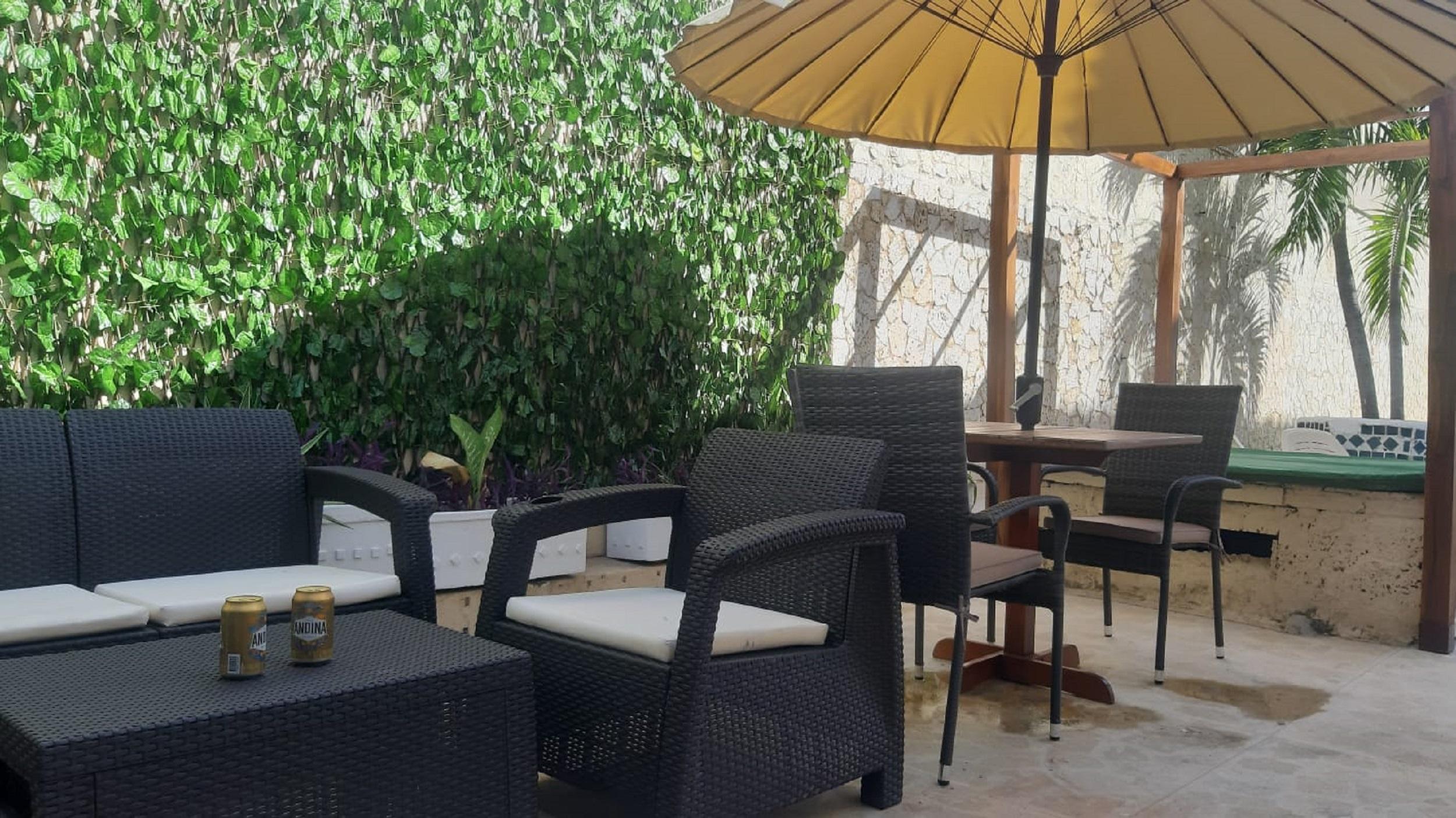 Bar/Salón Hotel Toledo FL