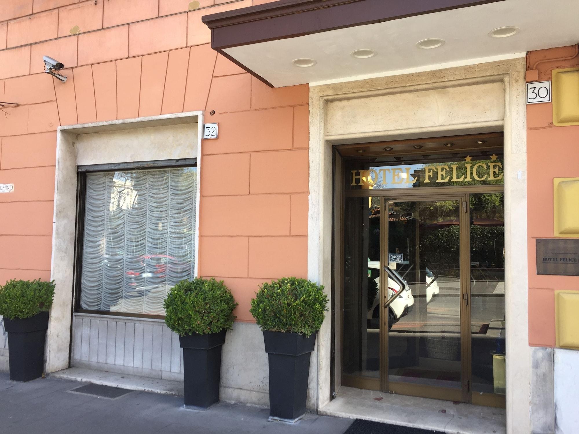 Vista Exterior Hotel Felice