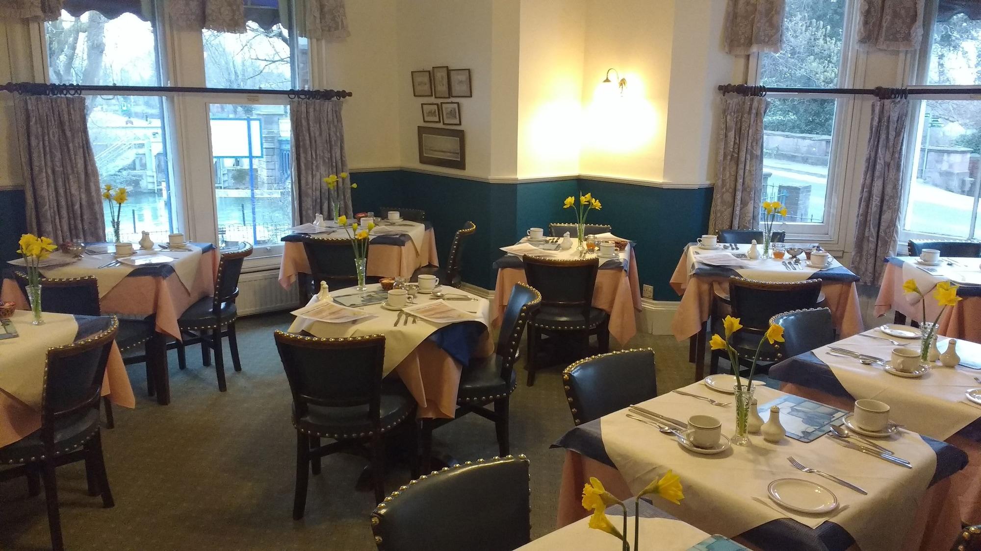 Restaurant River Hotel