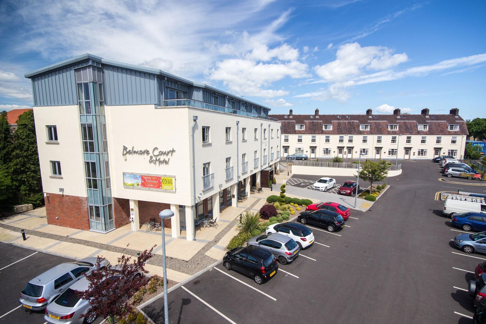 Varios Belmore Court & Motel
