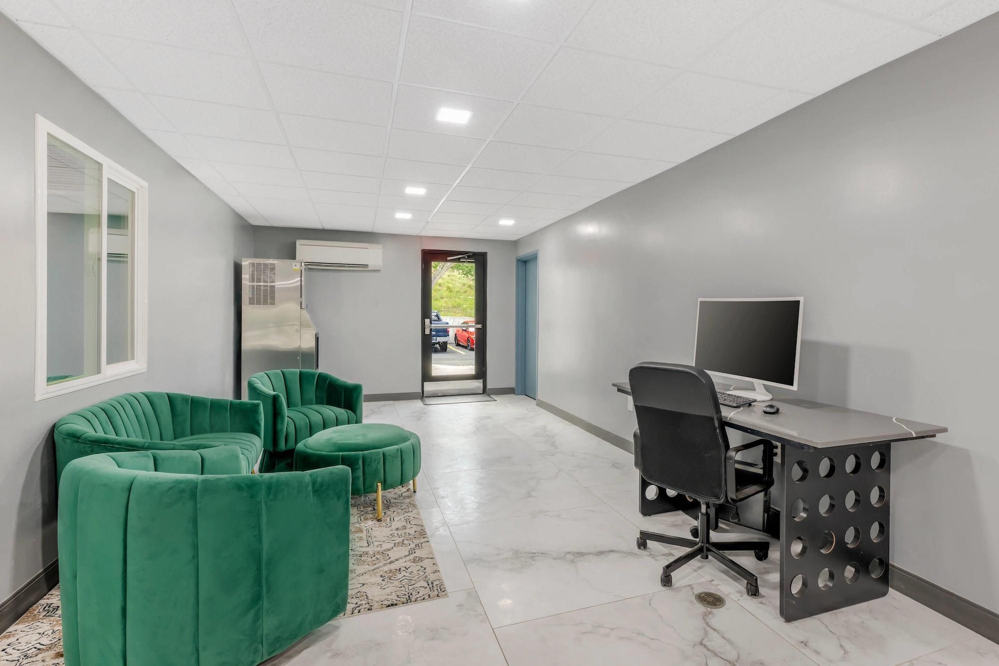 Centro de Negocios Quality Inn Ruidoso