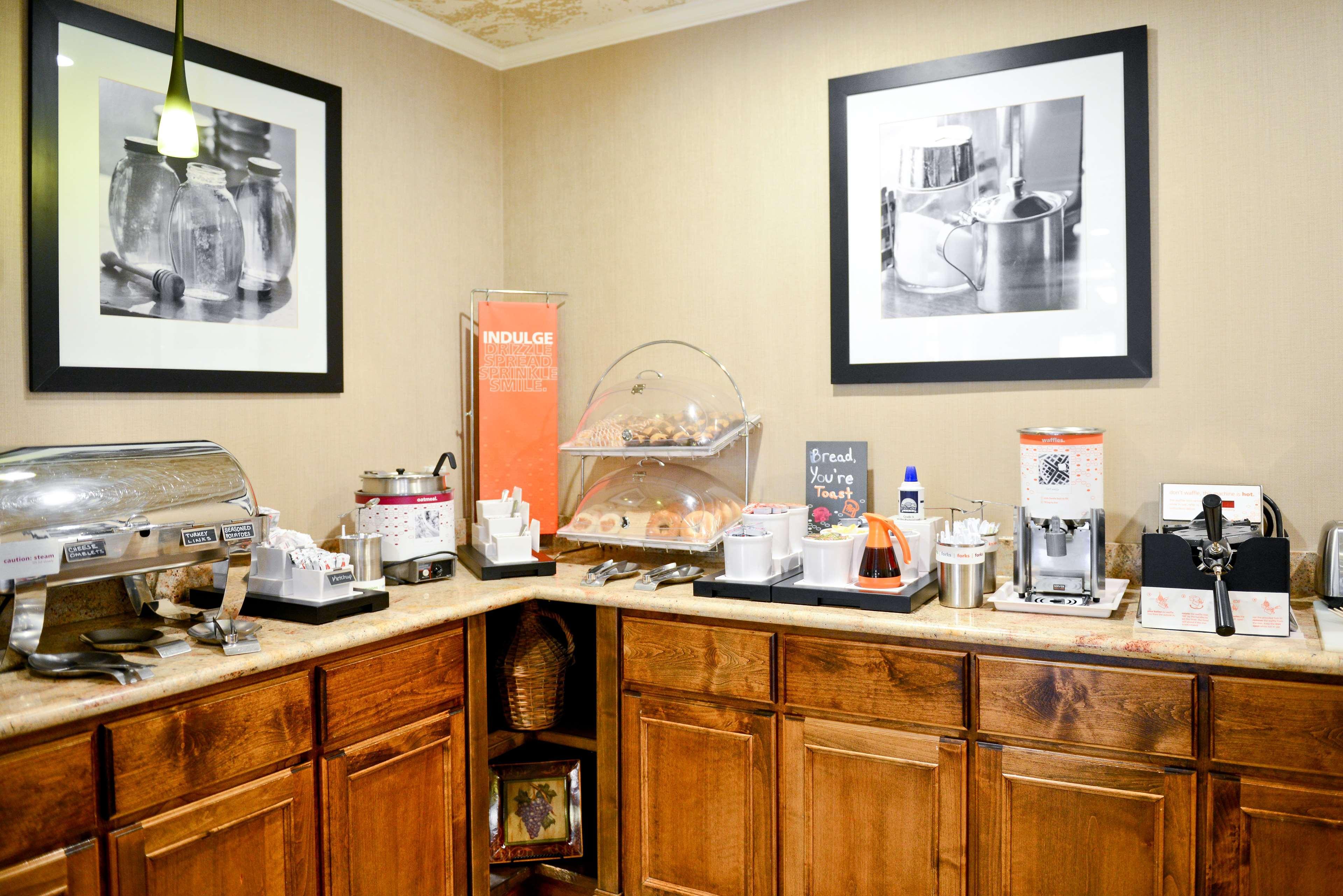 Restaurant Hampton Inn Ukiah CA