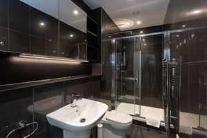 Alojamiento - Modern, Stylish 1BR Apartment Nearby AO Arena