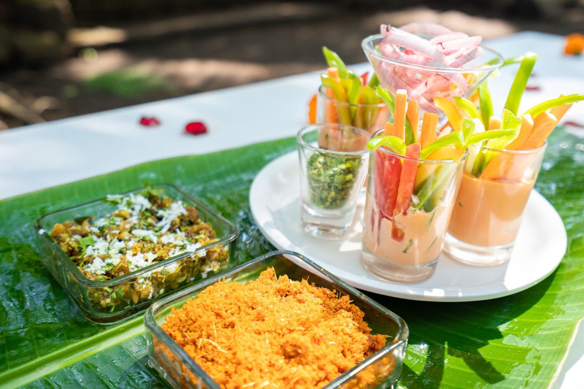 Restaurant Lotus Eco Beach Resort Murud