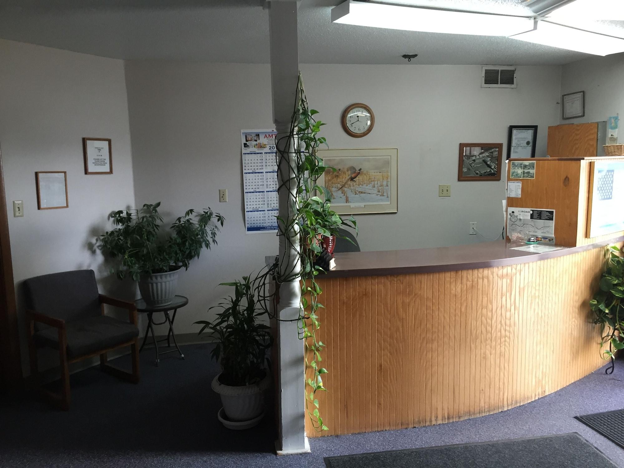 Vista Lobby Adair Budget Inn
