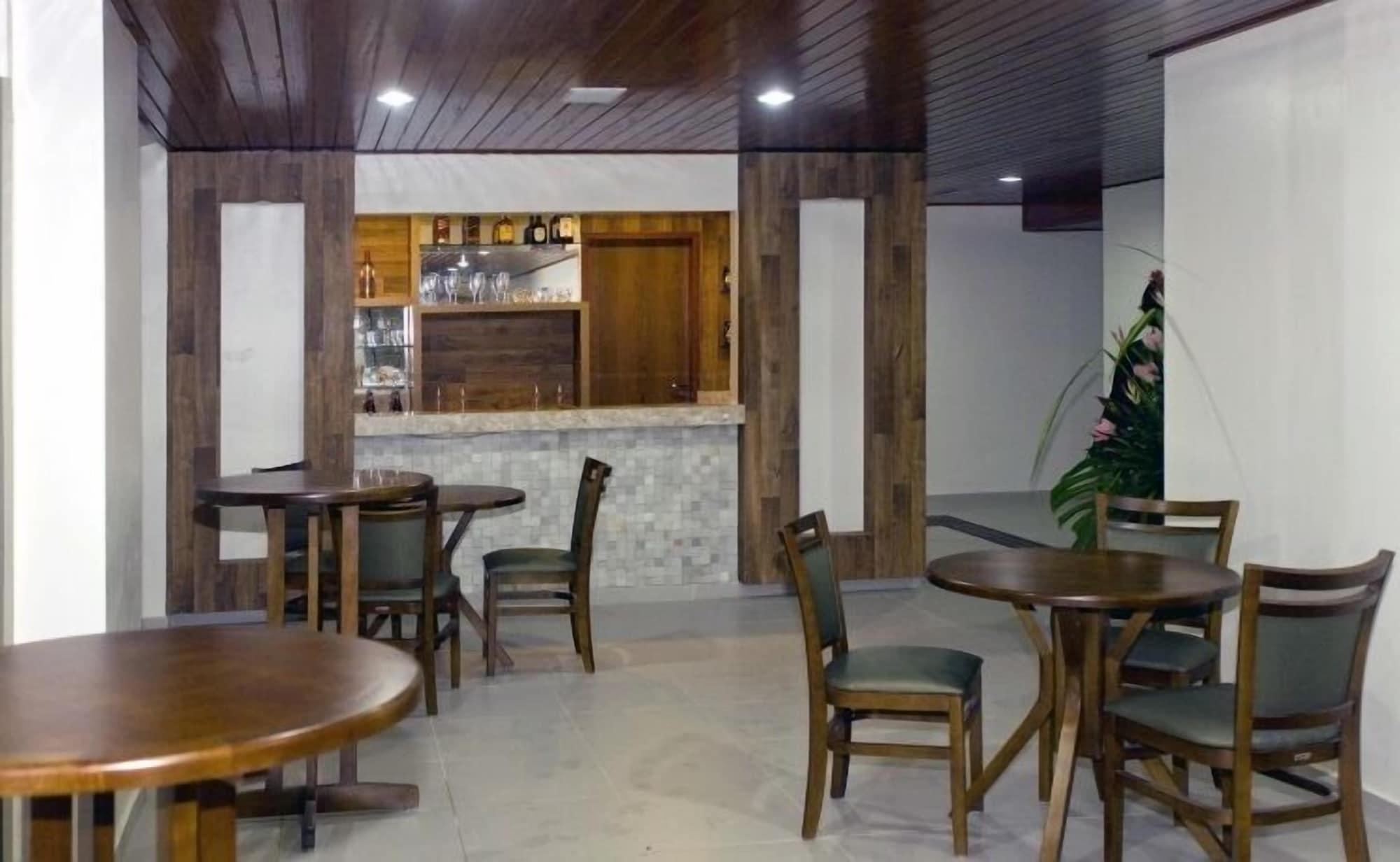 Bar/Salón Serra Golfe Hotel