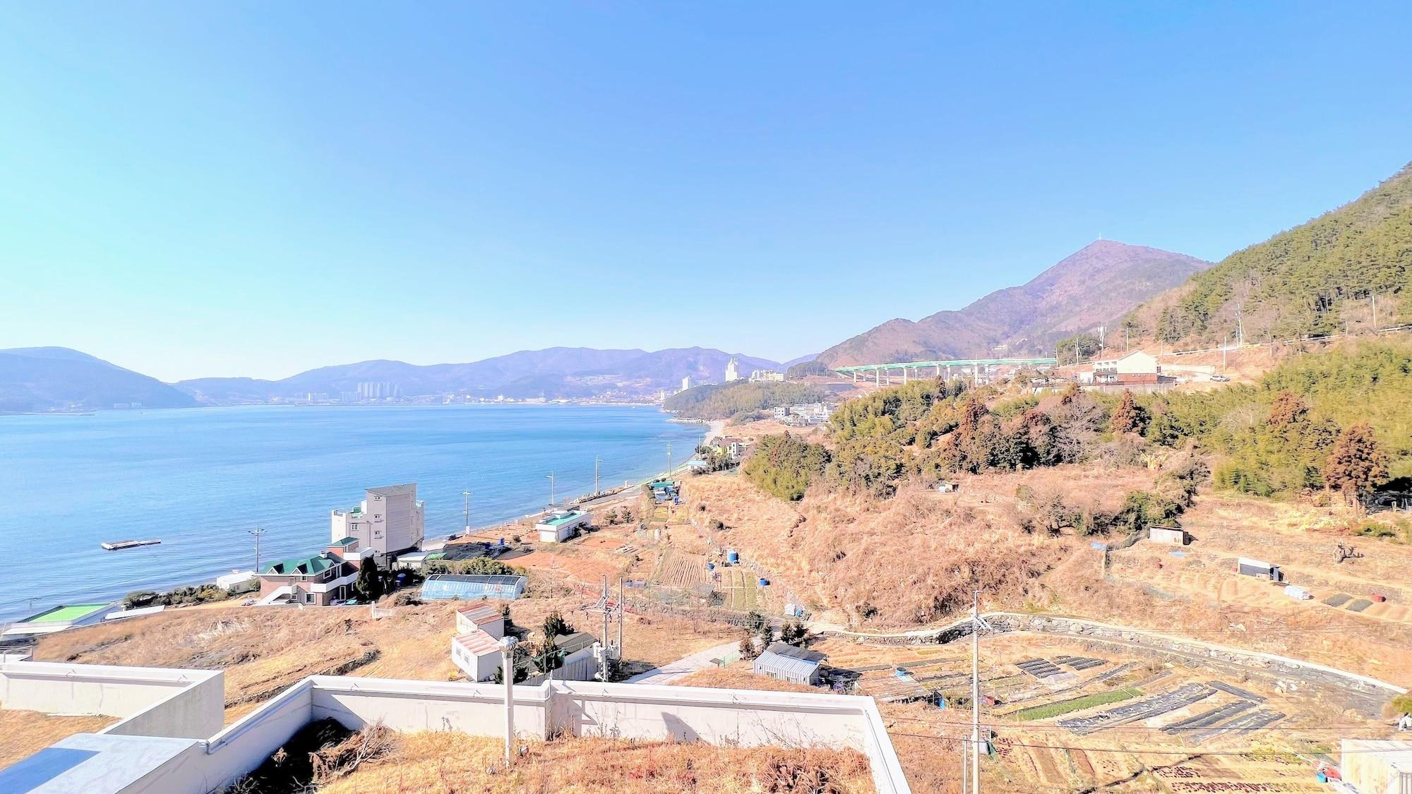 Equipamiento de Habitación Geoje Riwoo Ocean Residence