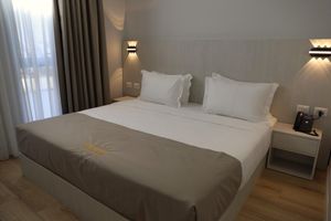 Alojamiento - Metro Hotel Terminal