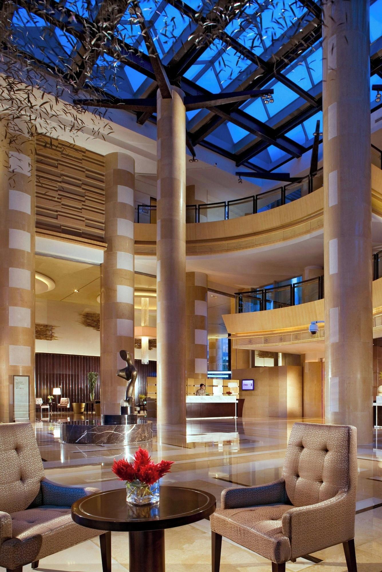 Vista Lobby Sheraton Grand Shanghai Pudong Hotel & Residences