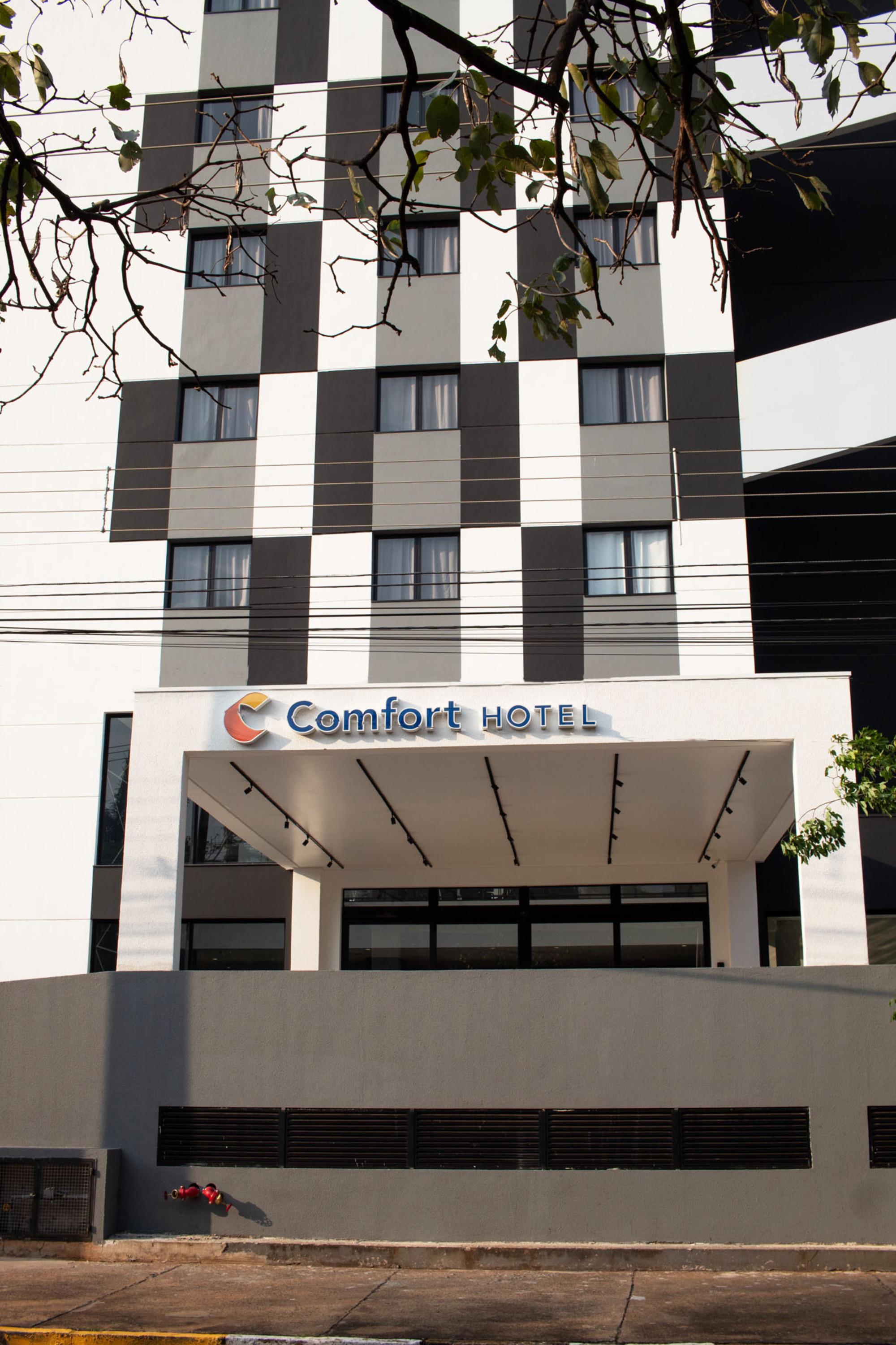 Vista Exterior Comfort Hotel Presidente Prudente