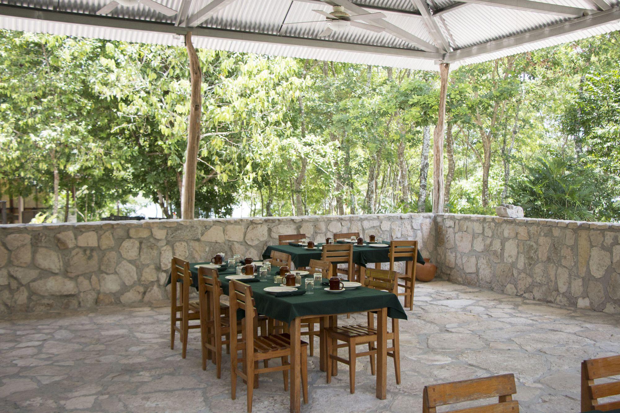 Restaurant Maya Zacpetén Jungle Lodge
