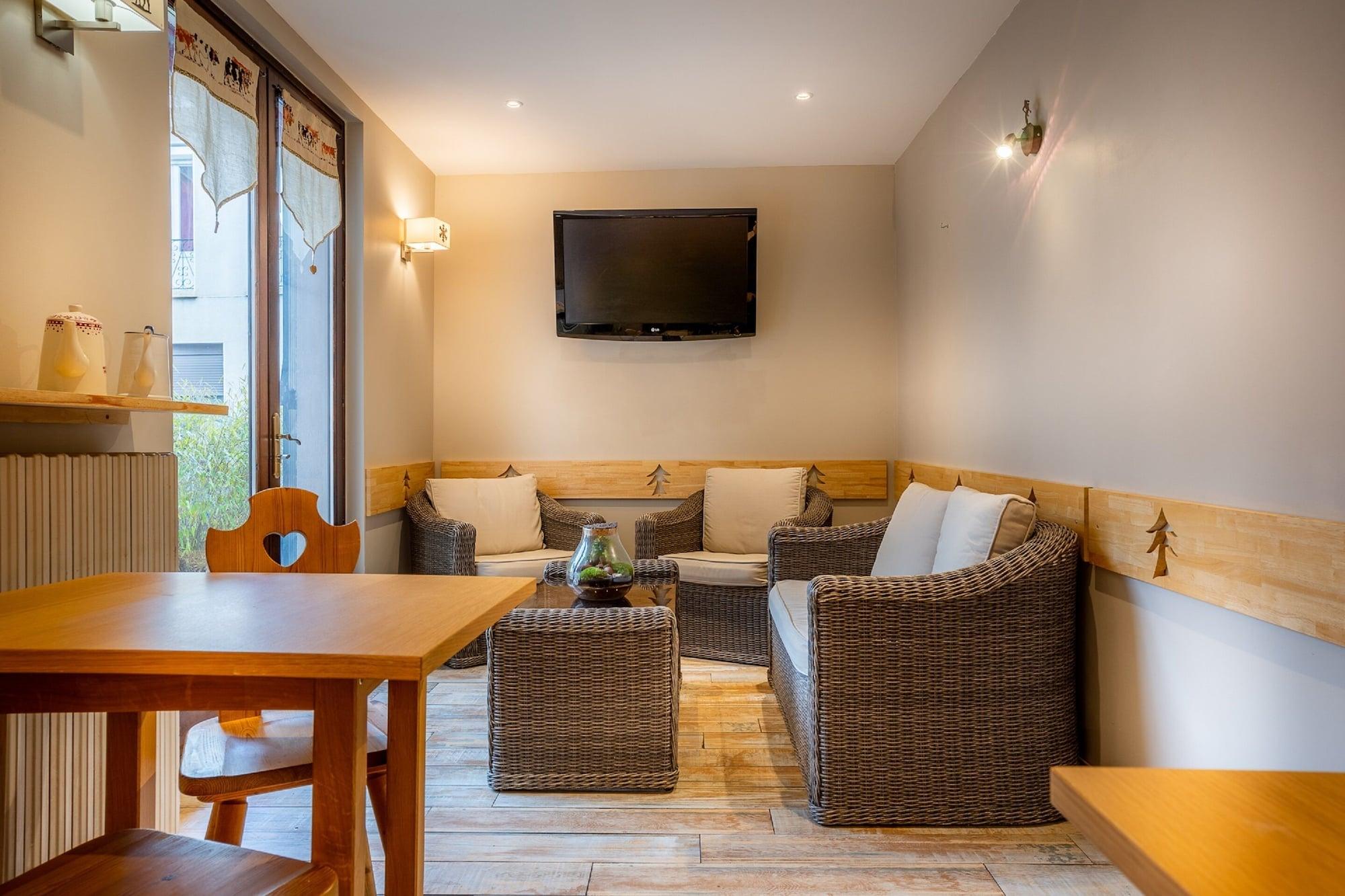 Vista Lobby La Rencluse