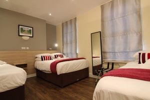 Alquiler Vacacional - Large Newly Renovated Town House, Sleep 13, Professionally installed WIFI
