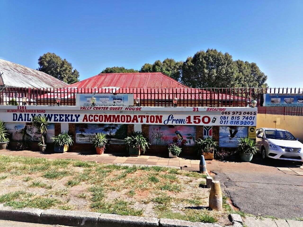 Varios Valley Center Guest House