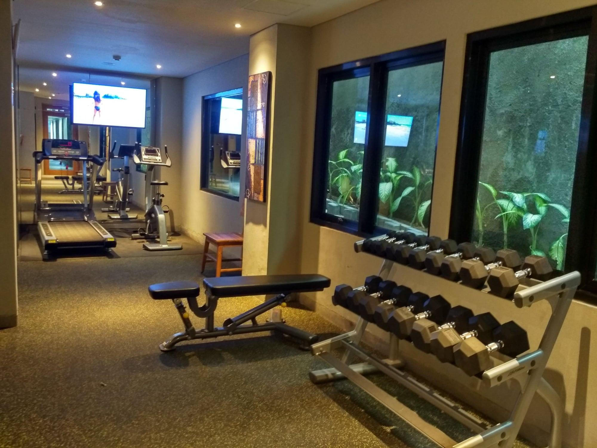 Gimnasio Swarga Suites Bali Berawa, Marclan Collection