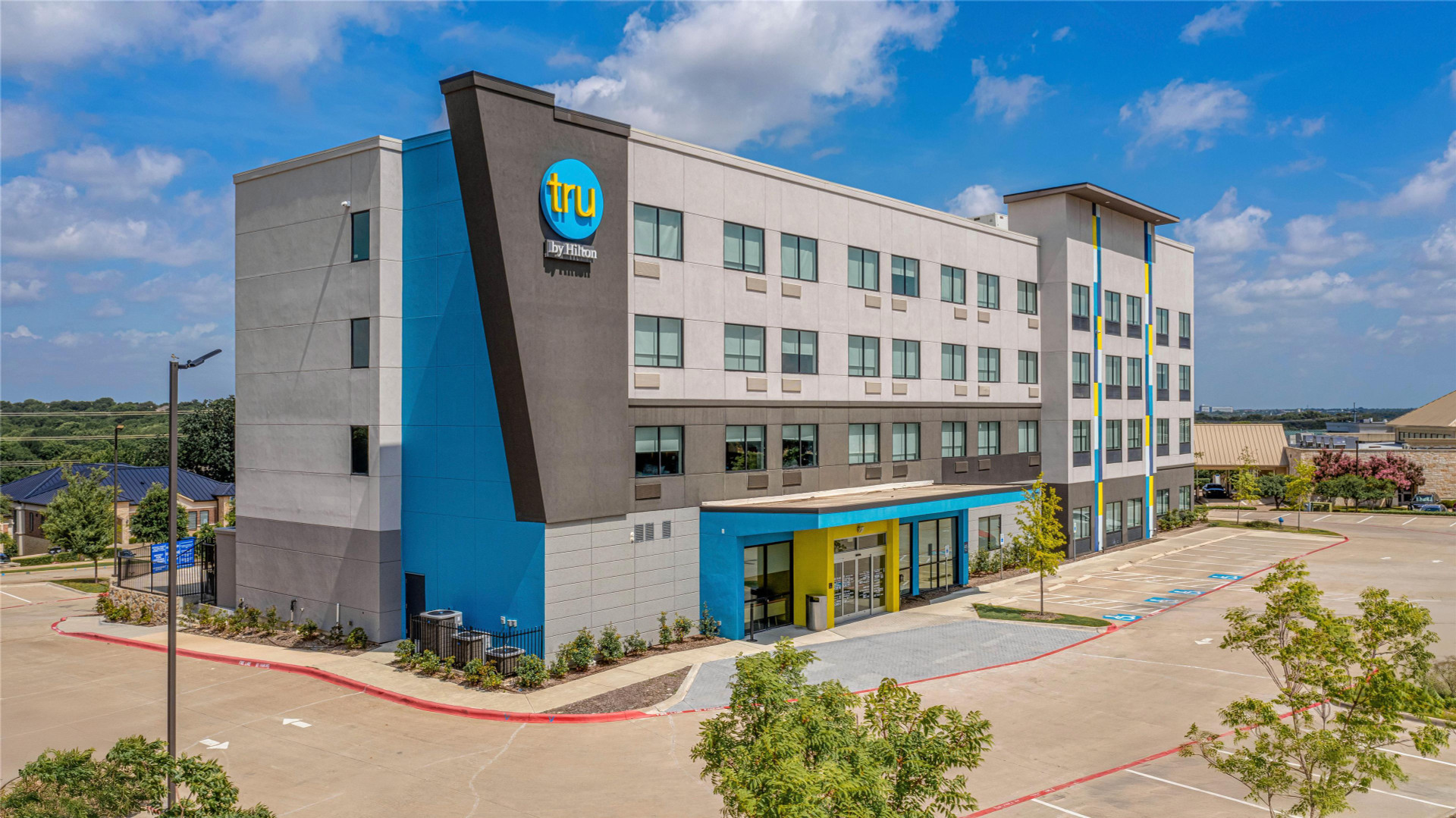 Vista Exterior Tru By Hilton Mckinney