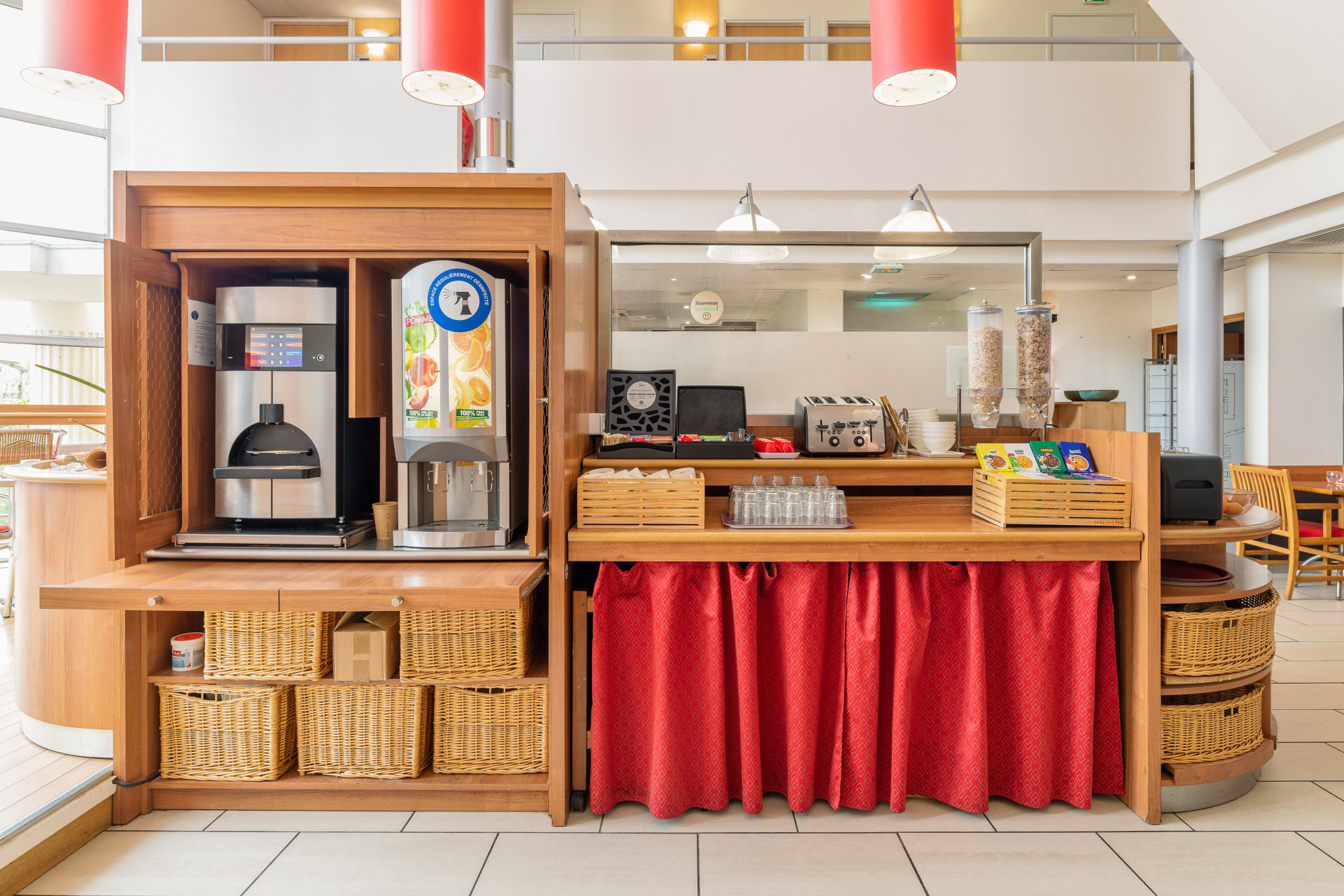 Restaurant B&B HOTEL Lyon Eurexpo Bron